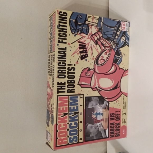 Classic Red & Blue Boxing Rock'em Sock'em Robots Game with Original Box - Picture 3 of 4